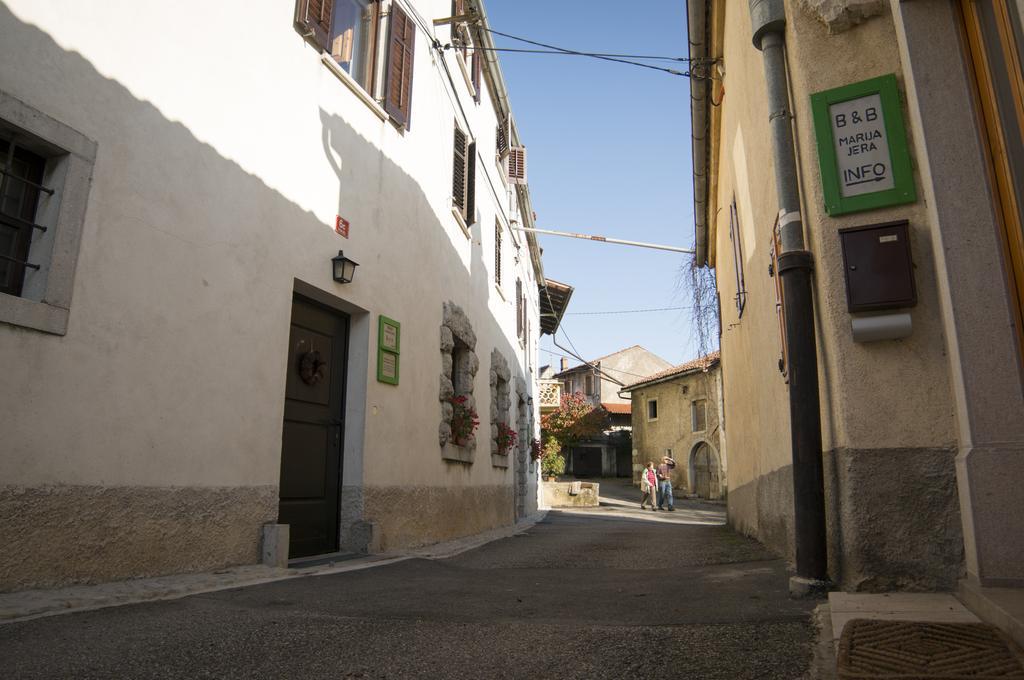 Apartmaji In Sobe Marija Jera Stanjel Štanjel Exterior foto